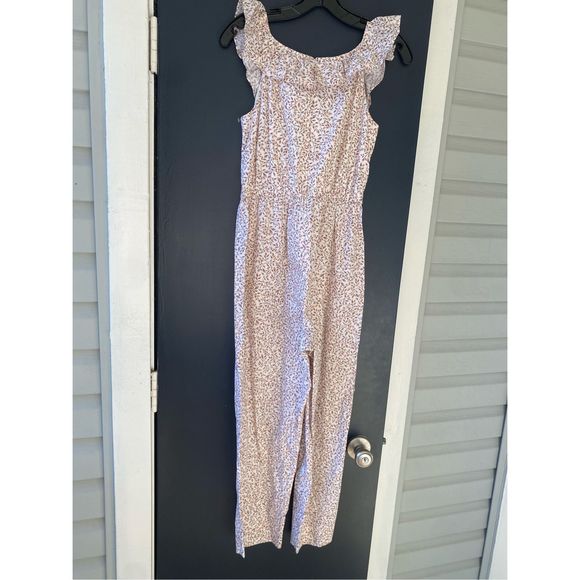 Gal Meets Glam NWT Rue Ruffle Pearl Floral Jumpsuit, Size 2, MSRP $138 - Picture 6 of 11